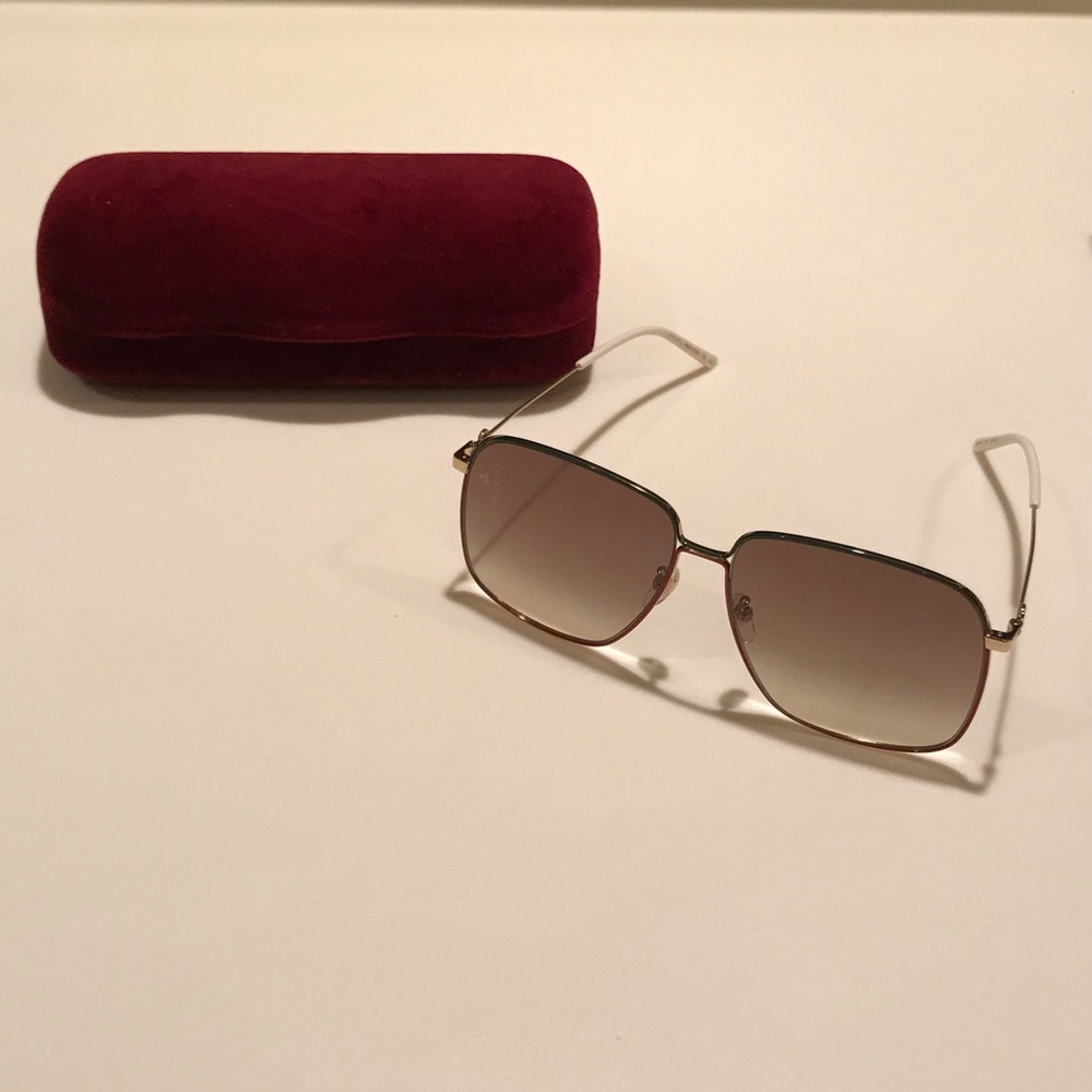 Gucci Rectangular Frame Sunglasses - image 5